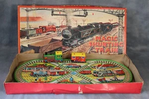 Vintage 1960s Magic Shunting Train Clockwork Tin Plate Toy Train Set Made in UK - Picture 1 of 7