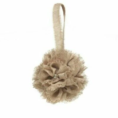 Bola de beijo de estopa e pérola por Hortense B. Hewitt, bola de beijo de casamento  - Imagem 1 de 4