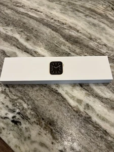 Apple Watch Series 6 Acier Inoxydable Doré avec Boucle Milanaise Or 40mm - Photo 1 sur 12