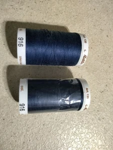 Lotto di 2 Trapuntini Mettler 40wt Filo Finitura Cotone 916 Navy - Foto 1 di 2