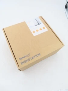 SYNOLOGY Diskstation DS220j NAS 2-Bay + TOSHIBA NAS N300 12TB (2 x 6 TB) - Zdjęcie 1 z 6