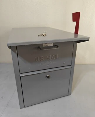 Salsbury Industries 4350Slv Mail Chest, Silver, Powder Coated Used Great 3 keys - Image 1 of 4