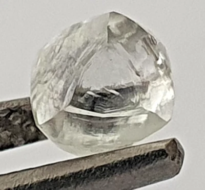 Diamante natural en bruto de 0,56 quilates - Color I - VVS1 - VIDEO 360° - YL2644 Foto 1 de 4