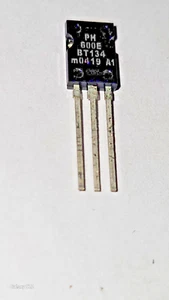 PHILIPS TRIAC THYRISTOR BT134-600E ENTSPRICHT NTE5609 GEBRAUCHT IN VERSCHIEDENEN ANWENDUNGEN - Bild 1 von 1