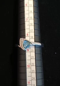 Anillo de circón triángulo azul talla 8,5 con detalles de cristal - Imagen 1 de 1