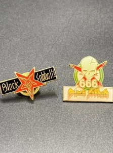 Lote de 2 prendedores esmaltados Black Sabbath vintage - Imagen 1 de 5