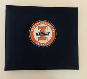 Luxurious Navy Univ. of IL Fighting Illini Photo Album w/4” Raised Medallion - Picture 1 of 5