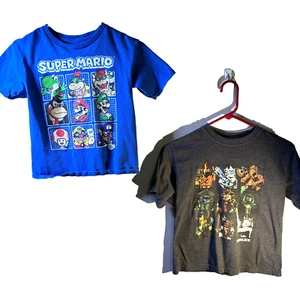 (2) Boys Medium Size 8 T-Shirts Pre-Owned (Super Mario & Roblox) FREE SHIPPING - Picture 1 of 6