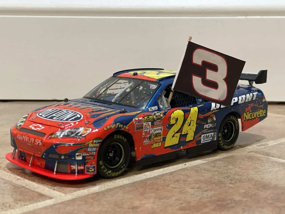2007 Jeff Gordon 76th Phoenix Win Ties Earnhardt NASCAR Flag Display 1:24 NO CAR - Image 1 of 4