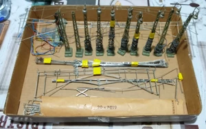 MARKLIN lotto materiale linee aeree + 8 lampioni traliccio + segnale a due pale - Foto 1 di 8