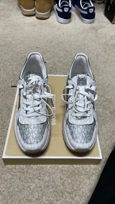 Michael kors women tennis shoes size 8 - Image 1 of 4