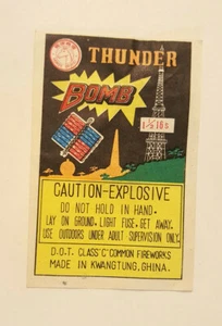 Etiqueta Petardo Vintage THUNDER BOMB BRAND Años 16 Años 70 Original 3X2" VARIANTE - Imagen 1 de 2