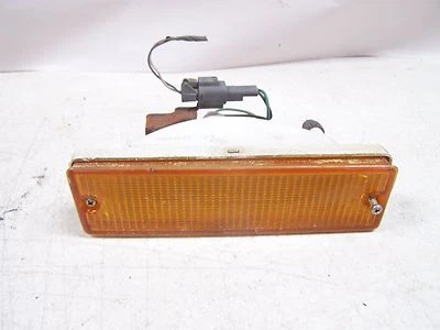 Nissan Pathfinder 1993 luz marcadora lado derecho del pasajero Foto 1 de 2