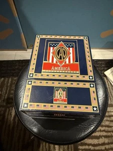 🇺🇸 CAO America Monument 🖌️ - Cigarro/Caja de almacenamiento VACÍA - Imagen 1 de 4