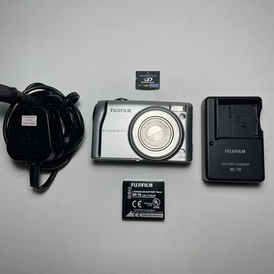 Fujifilm FinePix F40fd 8.3MP Digital Camera Tested + Charger, Battery, 1GB Card - Image 1 of 4