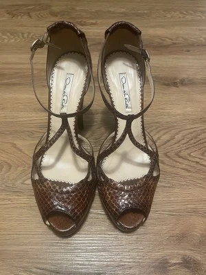 Sandalias para mujer Oscar de la Renta con correa en T estampado de piel de serpiente talla: 9,5 | IT 39,5 Foto 1 de 4