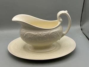 Wedgwood  Of Etruria Patrician & Barlaston White Embossed Gravy Boat - Picture 1 of 11
