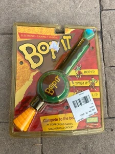 1996 Original Bop It Factory Packaging Brand New, Plastic Damaged - Picture 1 of 3