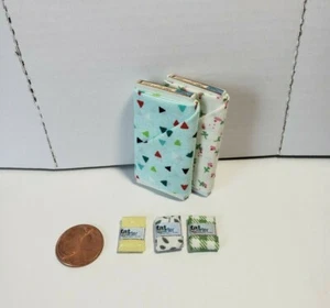 "Juego de 2 pernos de tela y 3 cuartos de grasa escala 1:12" miniaturas para casa de muñecas - Imagen 1 de 1