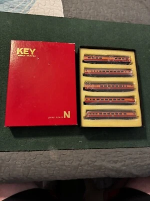 Key Model Trains Brass N Scale Southern Pacific S.P. Daylight 5 Passenger Cars - Image 1 of 4