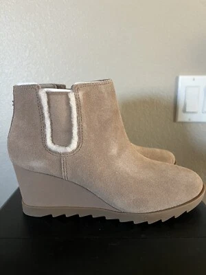 NUEVAS Botas al Tobillo Koolaburra de UGG Yonela Cuña Cuero Gamuza Tostado Talla 10 Foto 1 de 4