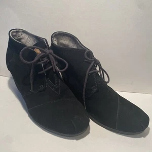 Toms Keilabsatz-Booties Damengröße W9,5 schwarz Wildleder mandelförmige Zehenpartie Schnürung - Bild 1 von 10