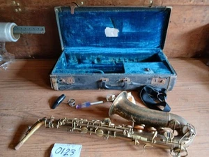 VINTAGE SAXOPHONE - Picture 1 of 18