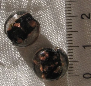 L266 - LOT DE 6 PERLES VERRE NOIR & OR PAILLETTES LAMPWORK PASTILLES GALETS 12MM - Picture 1 of 2
