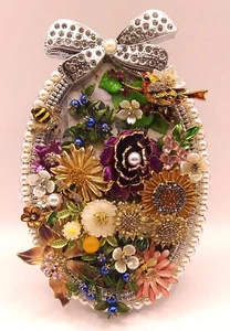 ARTE GIOIELLI - Bellissimi strass, smalto, fiori di perle finte, uccellino smaltato - Foto 1 di 9