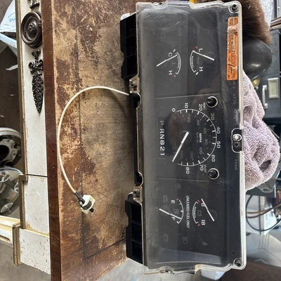 1994-1996 ford f-150 f-250 f-350 bronco A/T instrument cluster  OEM 1995 - Image 1 of 4