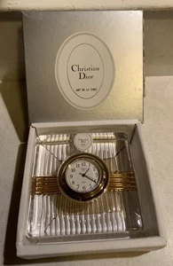 CHRISTIAN DIOR Tischuhr klar Kristall goldfarben Rippenquarz - braucht Batterie - Bild 1 von 9