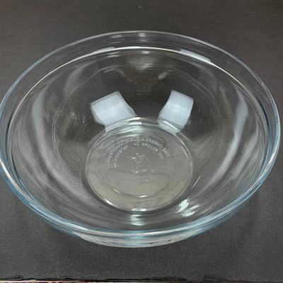 Anchor Hocking Clear Glass 2QT Mixing Bowl Made in USA Oven Microwave Safe - Image 1 of 4