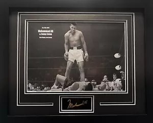 Framed Muhammad Ali Laser Engraved Signature Boxing Legend Photo - Picture 1 of 2