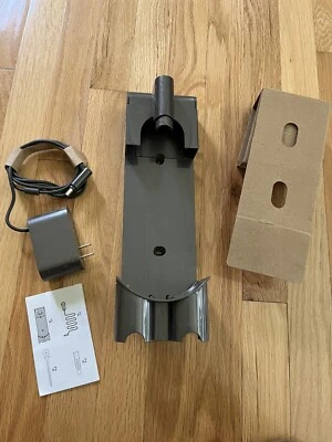 Dyson V8 подлинный OEM пылесос настенная док-станция + зарядное устройство переменного тока адаптер совершенно новый! - Изображение 1 из 2