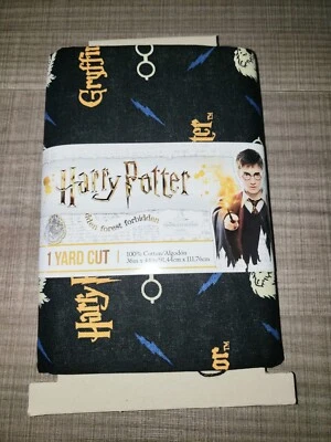  哈利波特格兰芬多 1 码 36 英寸 x 44 英寸 100% 棉织物黑色疤痕狮子  — 第 1/2 张图片