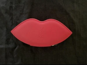 Yves Saint Laurent YSL Makeup Blush Set Lip Shape Pouch 2022 Novelty from JP - Picture 1 of 2