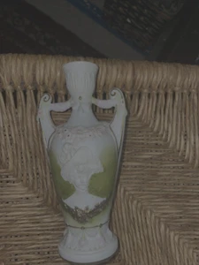 EXQUISITO JARRÓN ANTIGUO ESTILO URNA BISQUE CON DAMA VICTORIANA, DECORACIÓN ELEVADA - Imagen 1 de 16