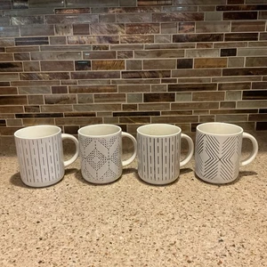 Royal Norfolk White & Black Stoneware Coffee Mugs Embossed 14oz Set Of 4 - Picture 1 of 21