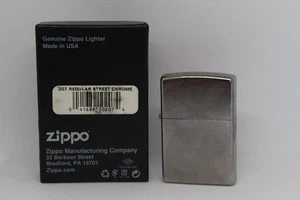 Accendino Zippo H15 Made Agosto 2015 207 Regular Street Cromato con Scatola NUOVO NUOVO CON SCATOLA - Foto 1 di 14