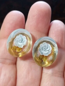 Vtg Mid Century Clear Lucite Earrings Blue Rose Reverse Carved Intaglio Screw - Picture 1 of 12