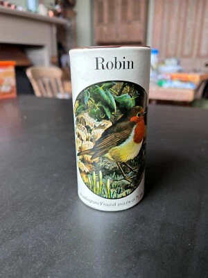 1979 Waddingtons 9" Round 75 piece Jigsaw Puzzle of a Robin by CT Tunnicliffe - Image 1 of 4