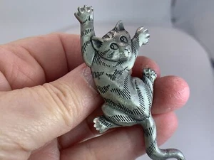 Cat Kitten JJ 1988 Vintage Brooch Pin M-0578* - Picture 1 of 3