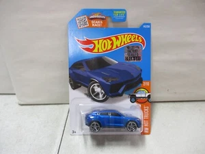 Hot Wheels HW Hot Trucks Lamborghini Urus - Picture 1 of 2