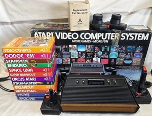 Paquete Atari 2600 - Consola, mandos y 12 juegos con cajas **SIN PROBAR** - Imagen 1 de 24