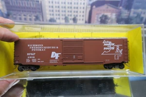 KADEE CARS HO SCALE #6103 RF & P 2906 50' PS-1 BOXCAR 9' YOUNGTOWN DOOR! - Picture 1 of 22
