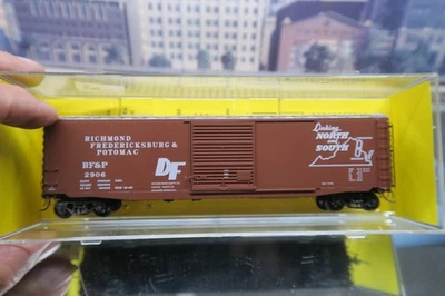 KADEE CARS HO SCALE #6103 RF & P 2906 50' PS-1 BOXCAR 9' YOUNGTOWN DOOR! - Image 1 of 4