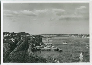 Foto-AK KIEL Panorama, Hafen, Anleger, Kriegsschiffe, Foto Urbahns 30er - Picture 1 of 1