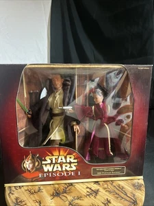 Muñeca Hasbro Star Wars Episodio 1 Qui-Gon Jinn & Queen Amidala Defensa de Naboo - Imagen 1 de 9