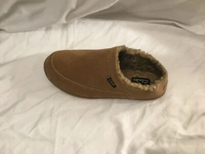 Clarks Womens Sz 10 Beige Faux Fur Lining Slip On Rubber Sole Slippers Shoes - Picture 1 of 10