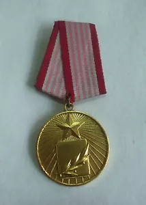 MEDAGLIA ALBANIA MEDAGLIA D'ORO 1965 CLASSE SINGOLA R3 - Foto 1 di 3